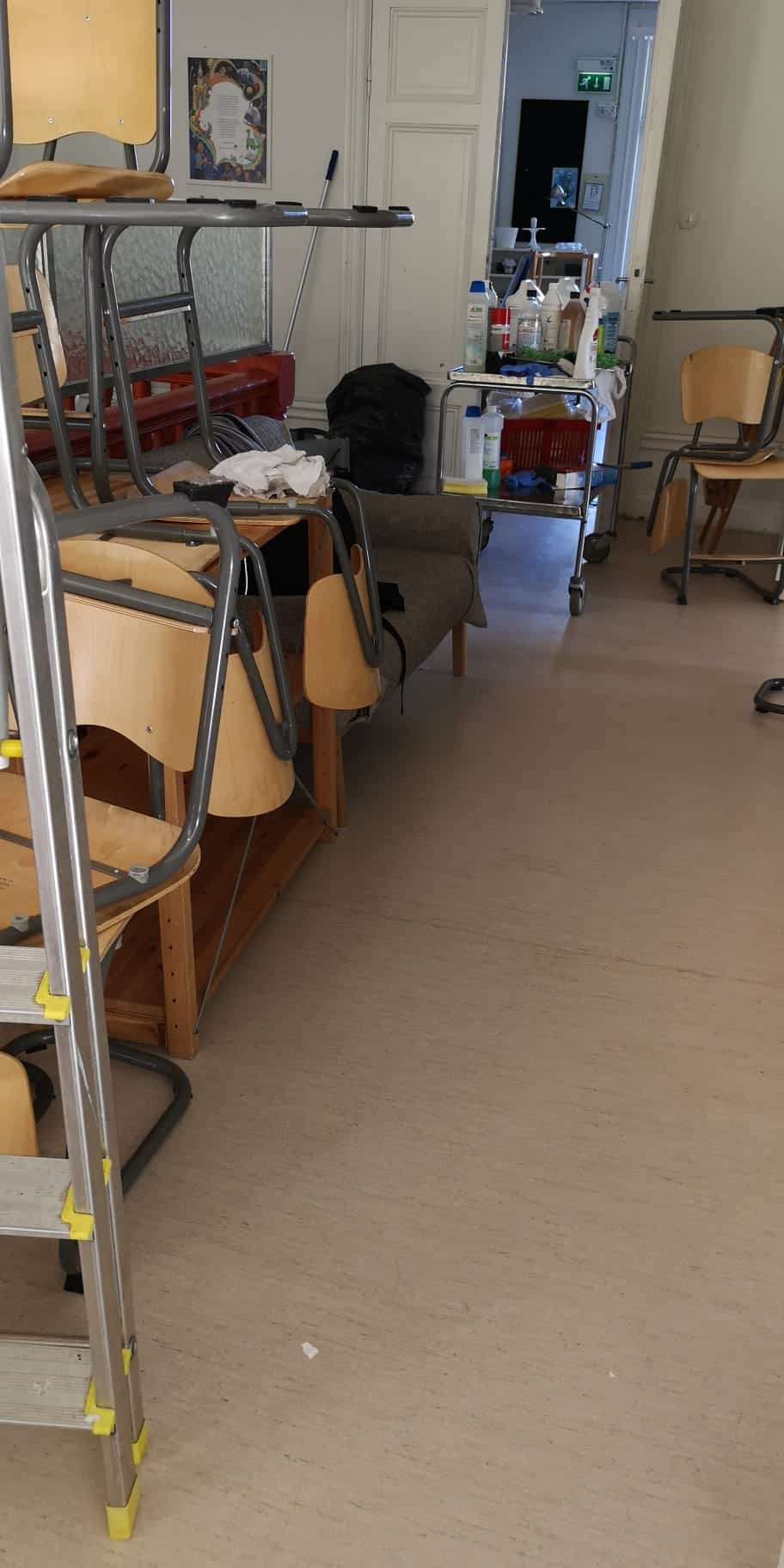 Golvvård på skola i Stockholm